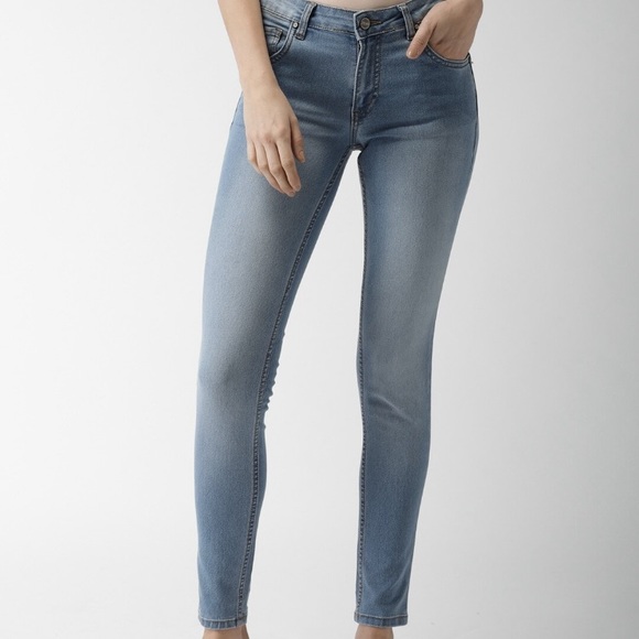 Women Blue Skinny Fit Midrise Clean 